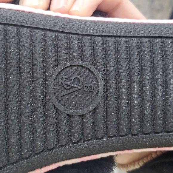 Victoria Secret Slippers - Picture 3 of 5